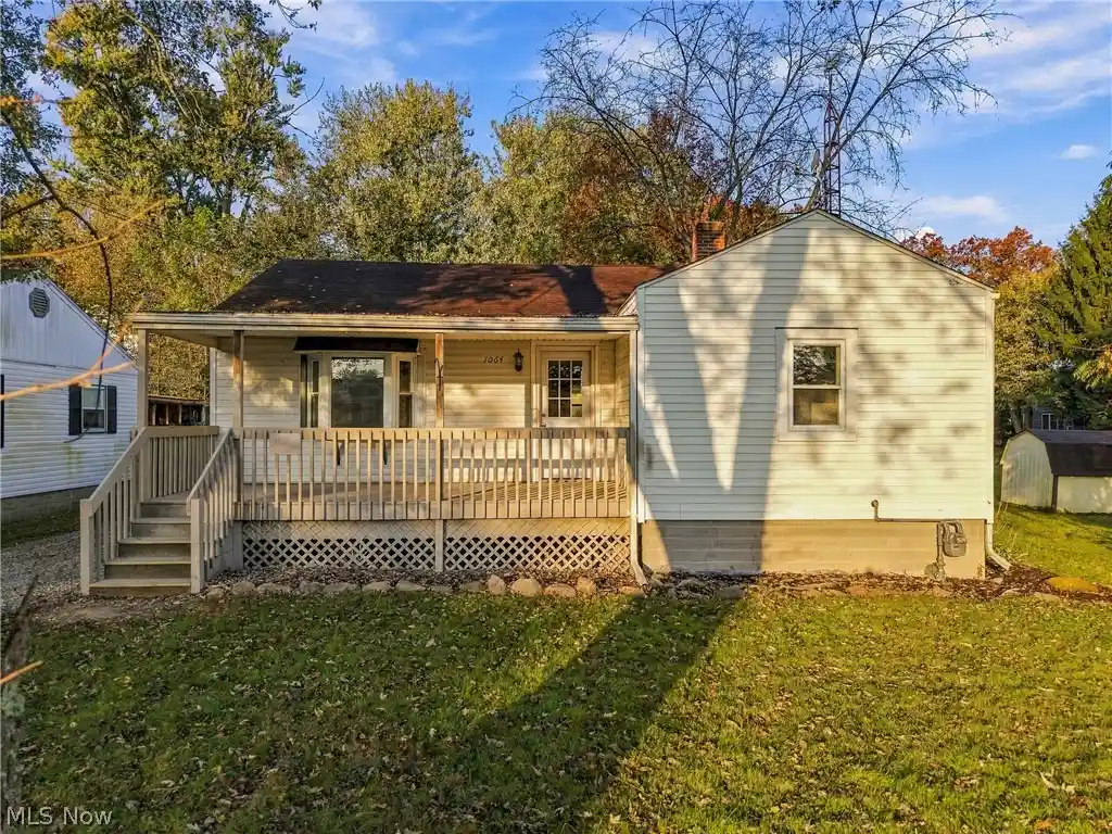Photo 1 of Sale Pending at 1064 Ridgefield Ave, Alliance, OH 44601 | MLS# 5253461 | Listing updated on 2026-10-29