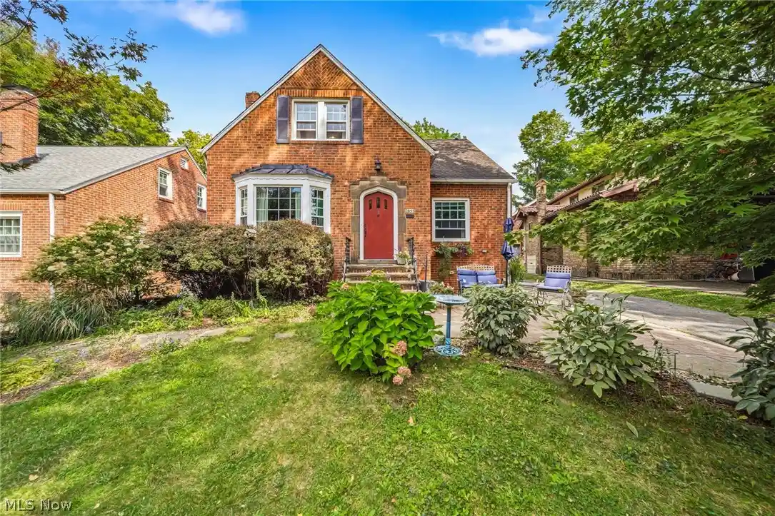 Photo 1 of Sale Pending at 2853 Washington Blvd, Cleveland Heights, OH 44118 | MLS# 5245409 | Listing updated on 2026-10-29