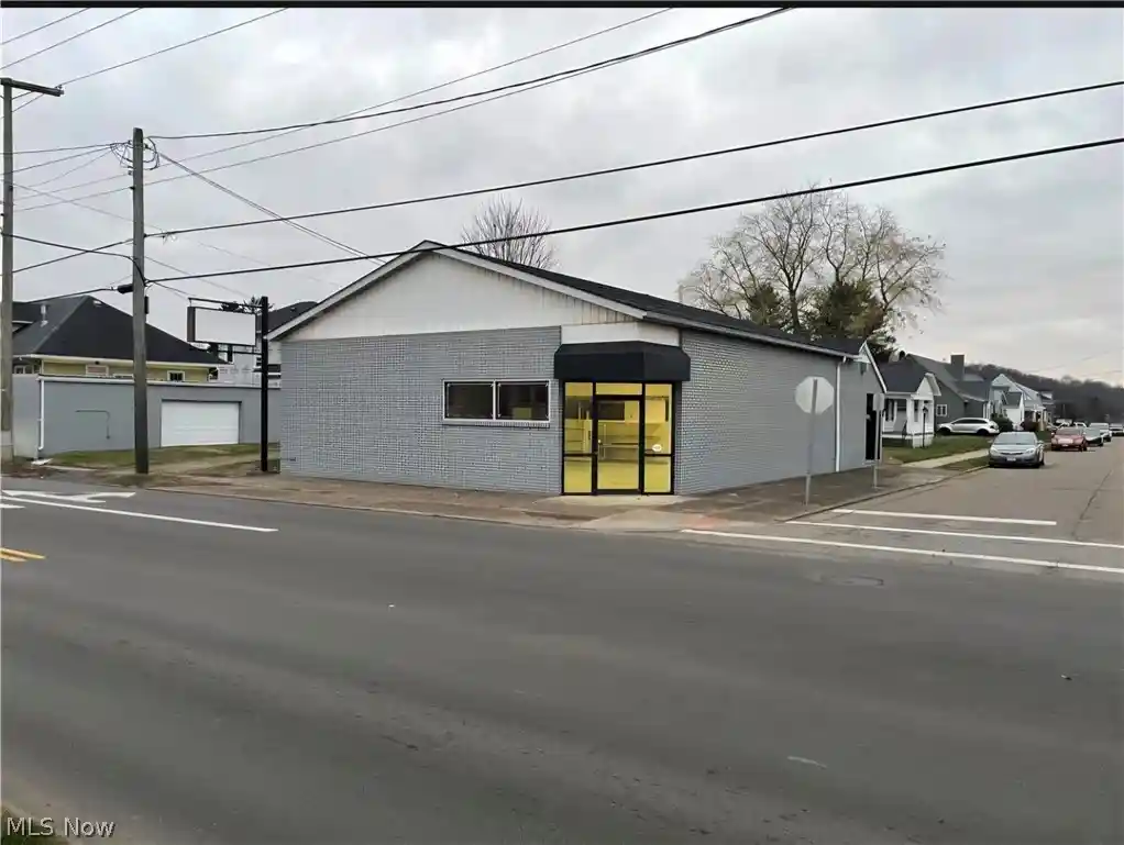 Photo 1 of Single family home for sale at 1123 Pine St, Zanesville, OH 43701 | MLS# 5255939 | Listing updated on 2026-10-26