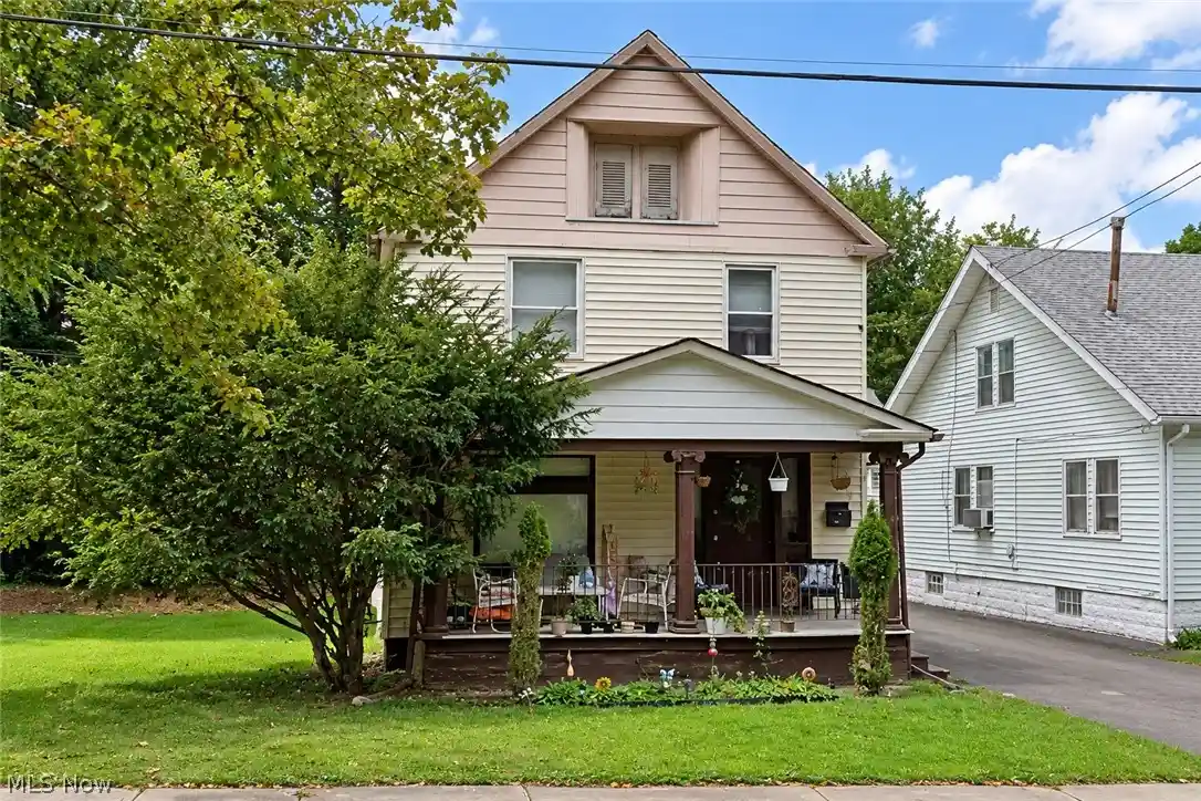Single family home for sale at 722 Cassius Ave, Youngstown, OH 44505 | MLS# 5255858