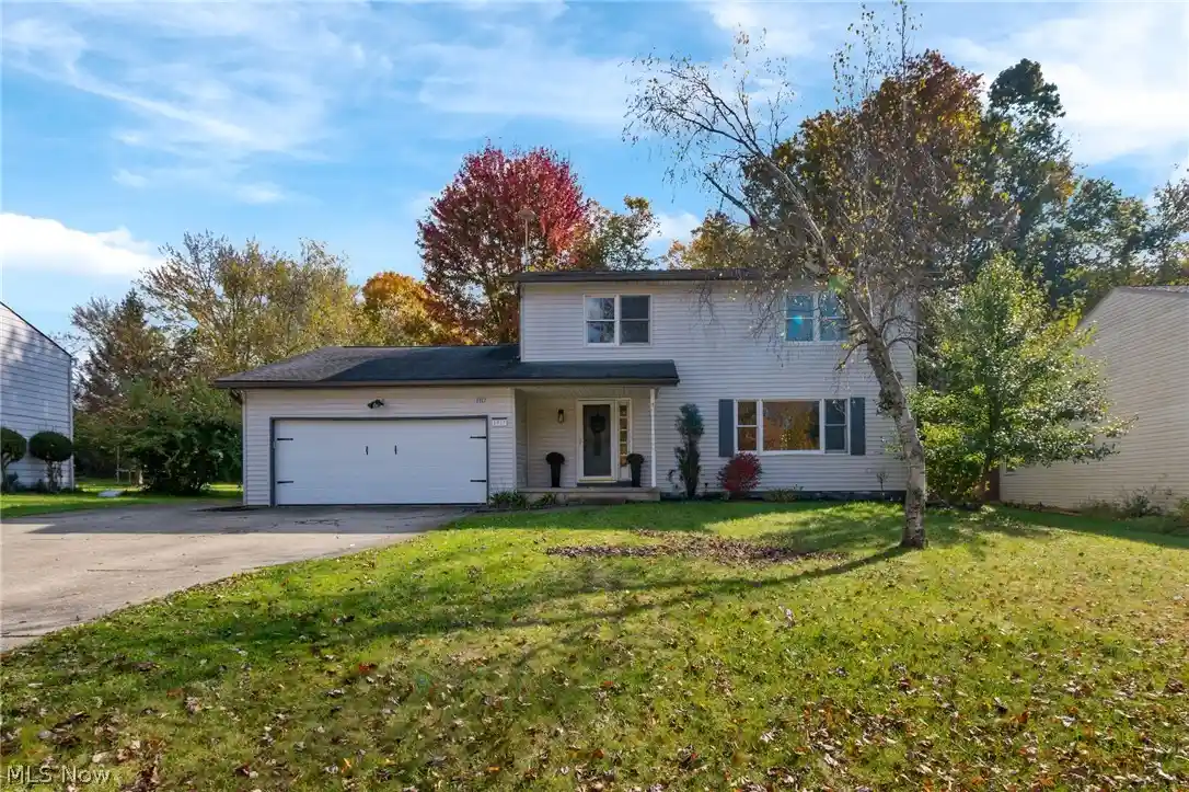 Single family home for sale at 1917 Thorpe Cir, Brunswick, OH 44212 | MLS# 5255932