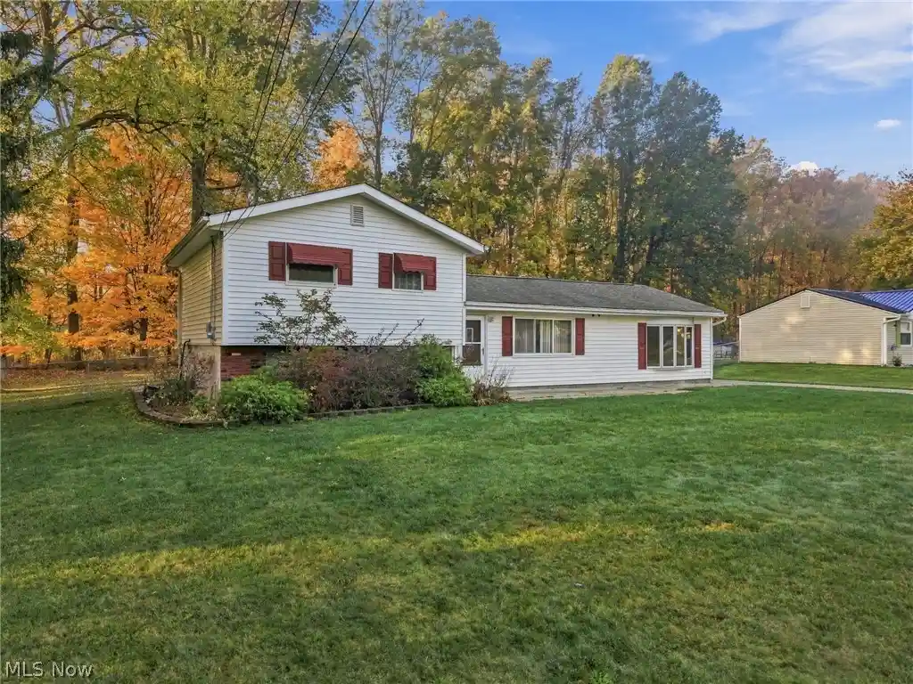 Photo 1 of Single family home for sale at 894 Sioux Ln, Macedonia, OH 44056 | MLS# 5241849 | Listing updated on 2026-10-29