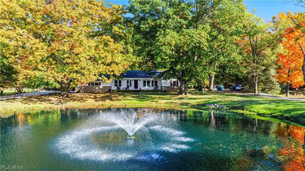 Single family home for sale at 4649 Lander Rd, Chagrin Falls, OH 44022 | MLS# 5255428