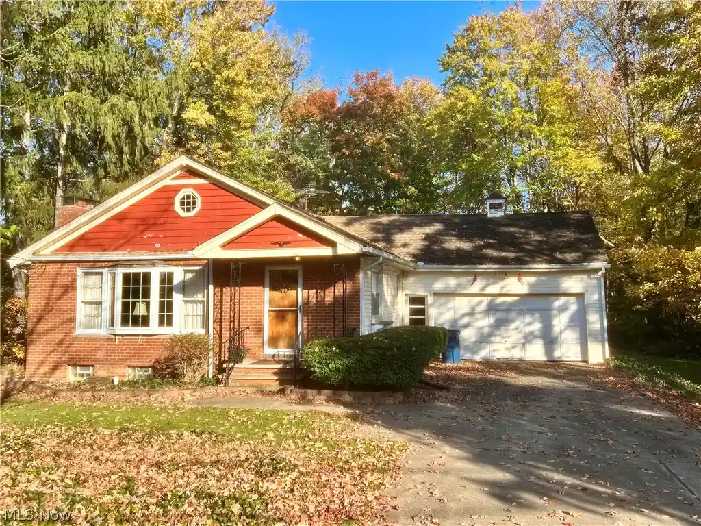 Photo 1 of Sale Pending at 10495 Grandview Dr, Willoughby, OH 44094 | MLS# 5255873 | Listing updated on 2026-10-30