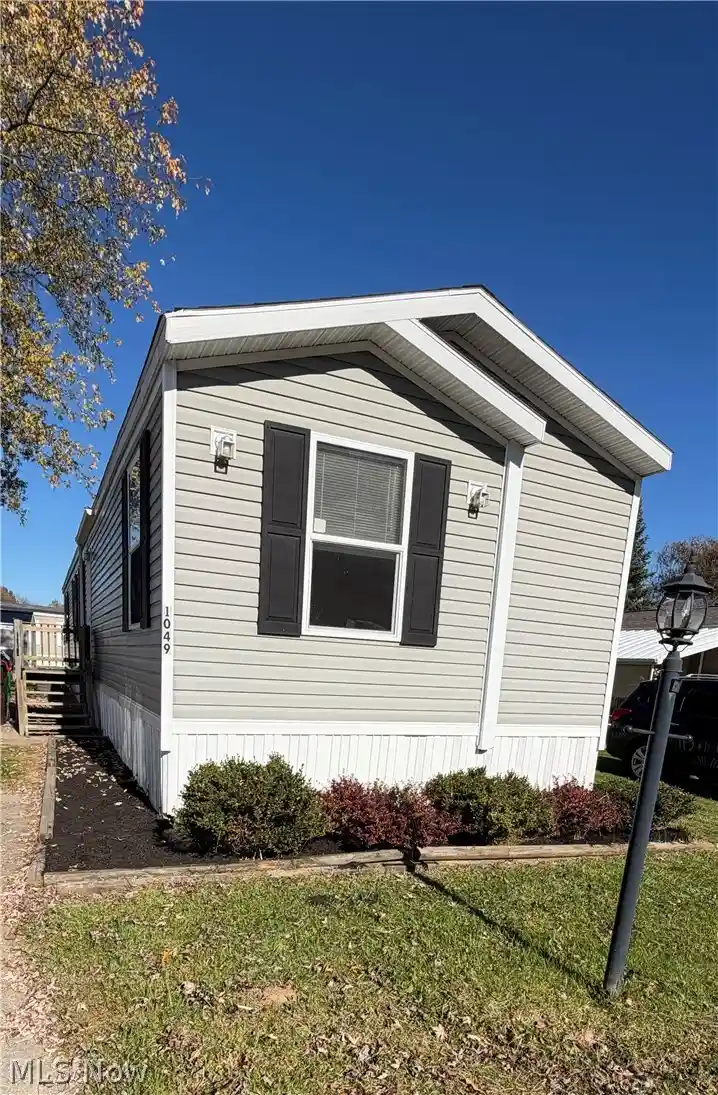 Single family home for sale at 1049 S Park Dr, Brookfield, OH 44403 | MLS# 5256067