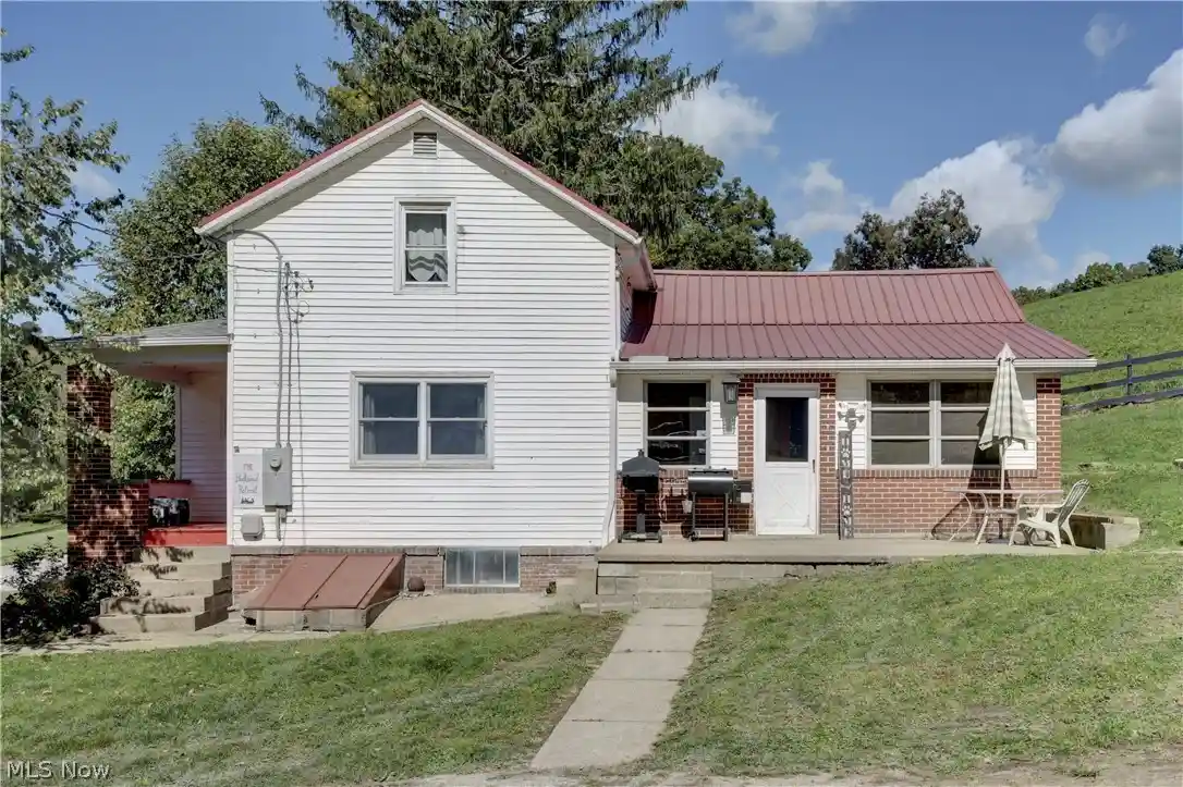 Single family home for sale at 24328 Township Rd 252b, Newcomerstown, OH 43832 | MLS# 5255349