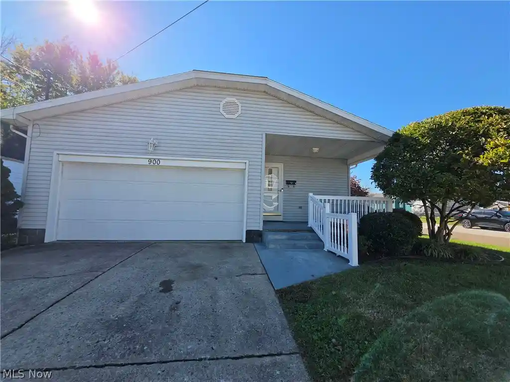 Photo 1 of Single family home for sale at 900 34th Street, Vienna, WV 26105 | MLS# 5256256 | Listing updated on 2026-10-27