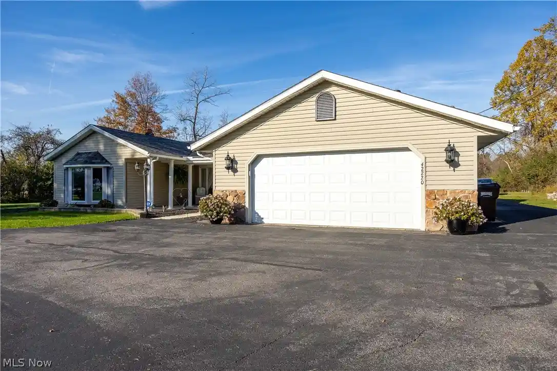 Photo 1 of Single family home for sale at 42220 Butternut Ridge Rd, Elyria, OH 44035 | MLS# 5256294 | Listing updated on 2026-10-29