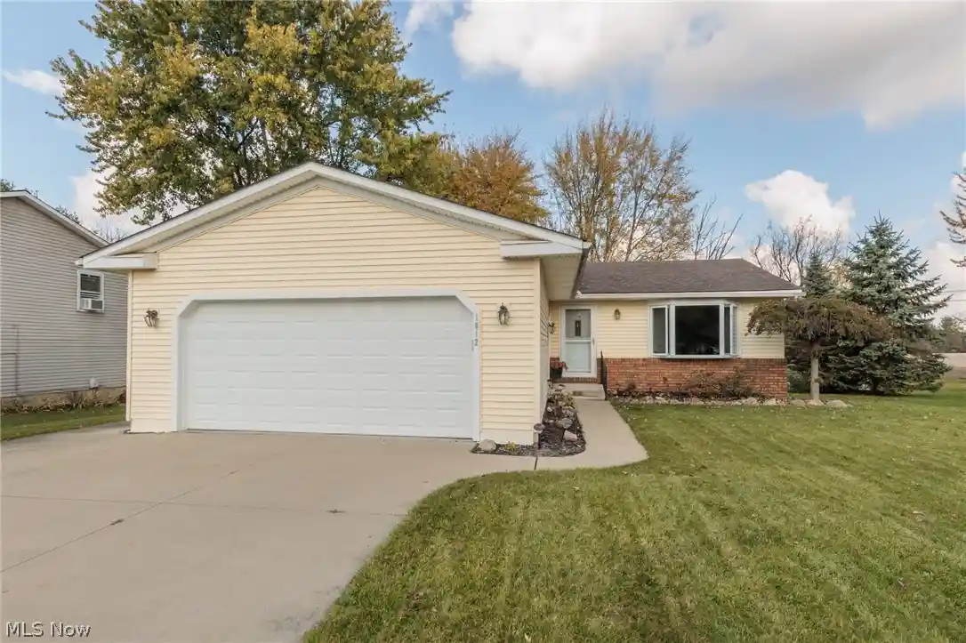 Photo 1 of Single family home for sale at 1012 Greenwich Ave, Grafton, OH 44044 | MLS# 5254963 | Listing updated on 2026-10-27