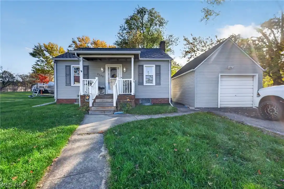 Single family home for sale at 3790 Stump Ave SW, Massillon, OH 44646 | MLS# 5256274