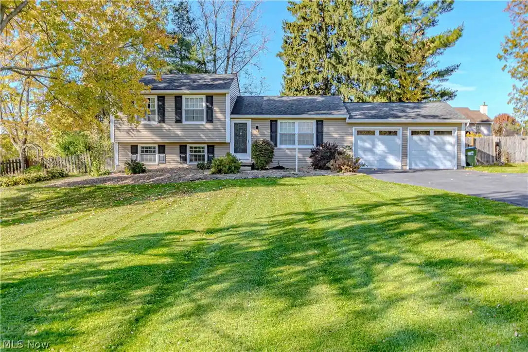 Photo 1 of Single family home for sale at 4814 Debbie Dr, Medina, OH 44256 | MLS# 5256239 | Listing updated on 2026-10-30