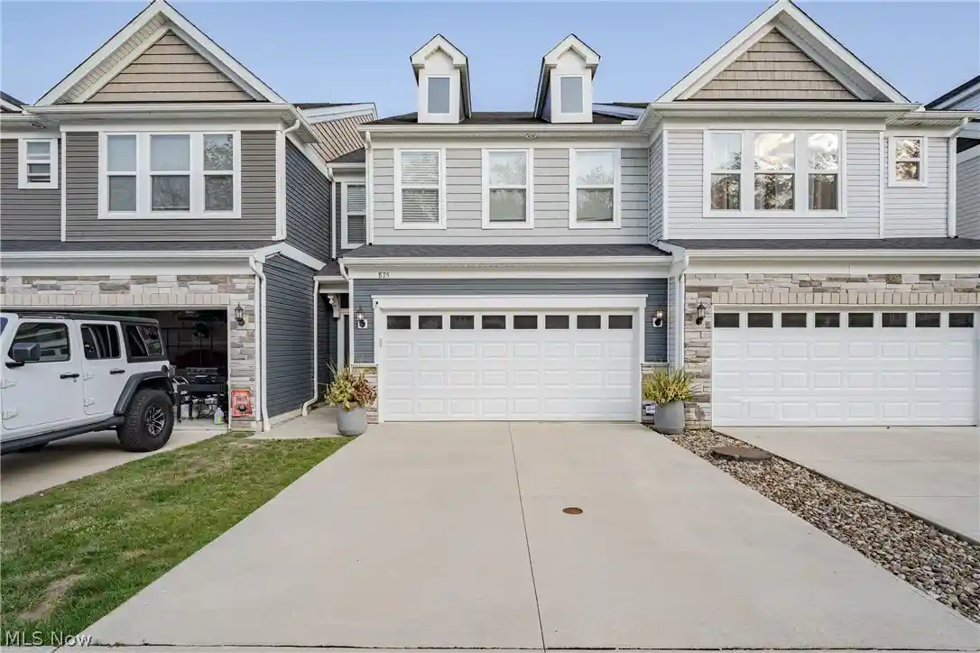 Townhouse for sale at 875 S Parkside Dr, Westlake, OH 44145 | MLS# 5256070