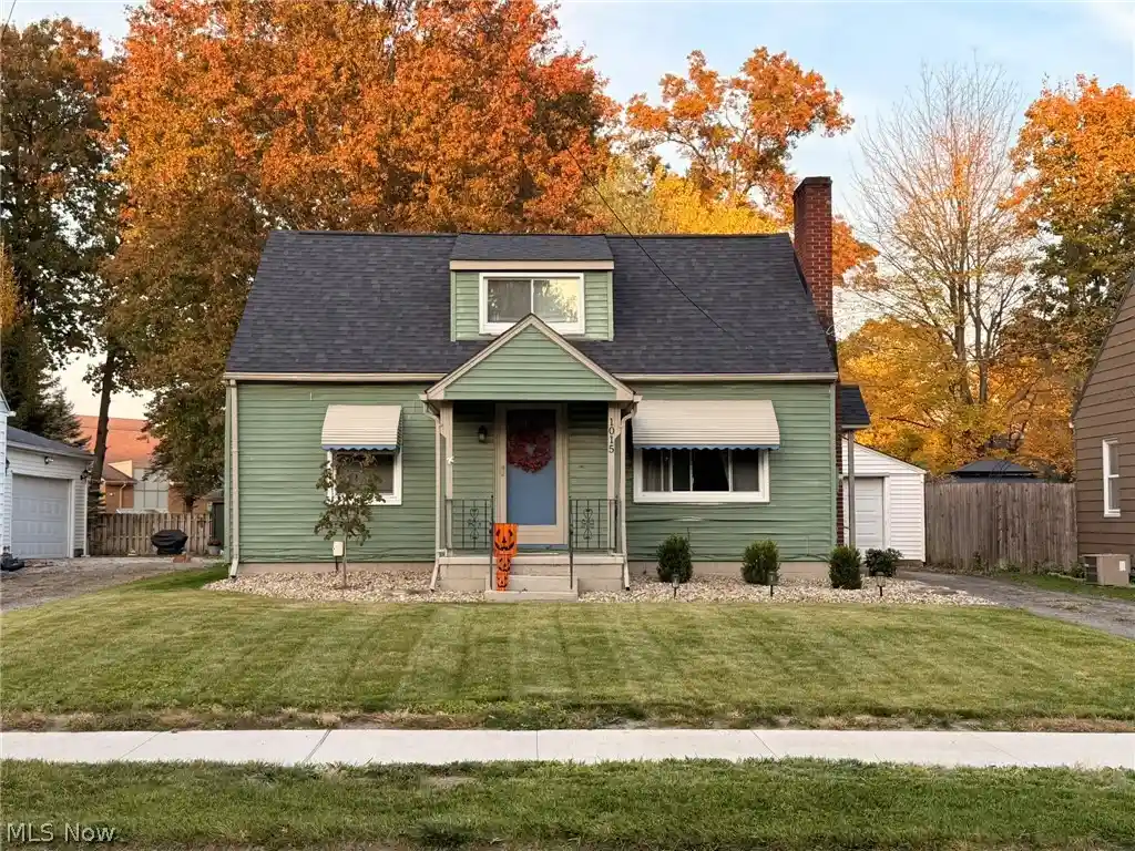 Single family home for sale at 1015 John St, Niles, OH 44446 | MLS# 5256360