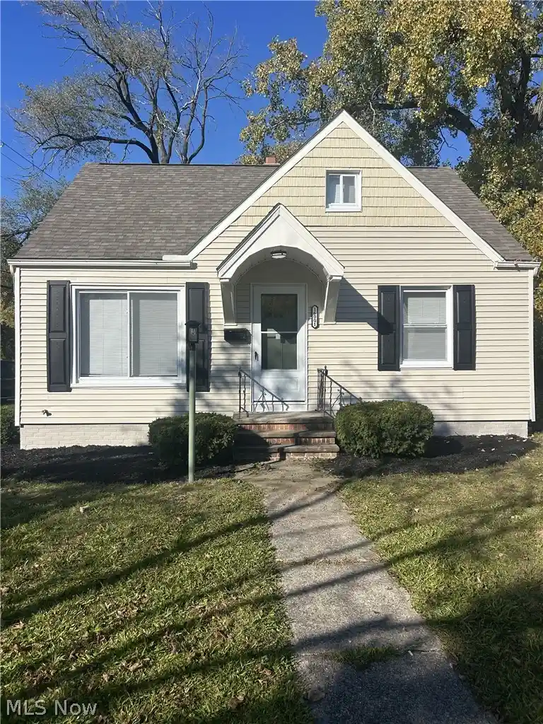 Single family home for sale at 16001 Westview Ave, Cleveland, OH 44128 | MLS# 5256368