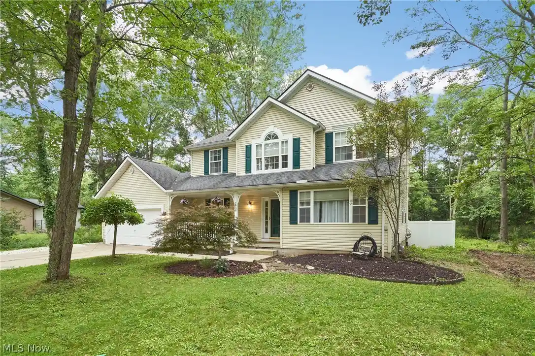 Single family home for sale at 2936 Vincent Rd, Silver Lake, OH 44224 | MLS# 5256197