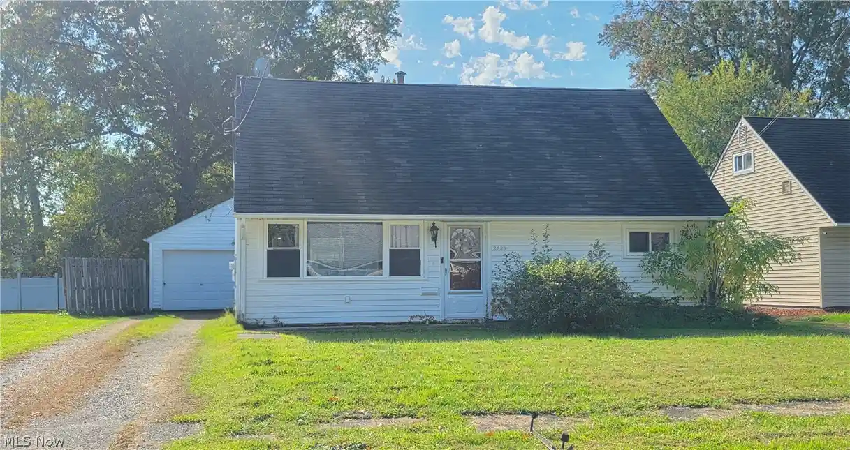 Single family home for sale at 2425 Stephens Ave NW, Warren, OH 44485 | MLS# 5256509