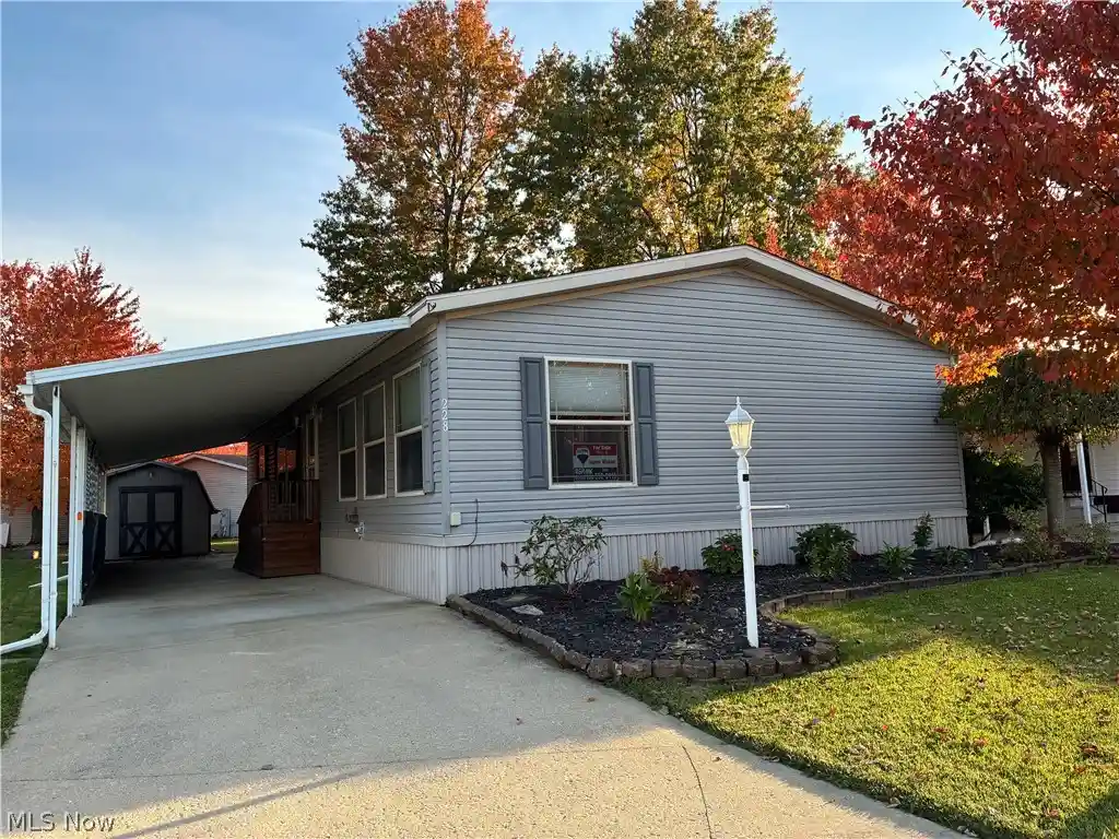 Single family home for sale at 228 Pin Oak Cir, Elyria, OH 44035 | MLS# 5256492