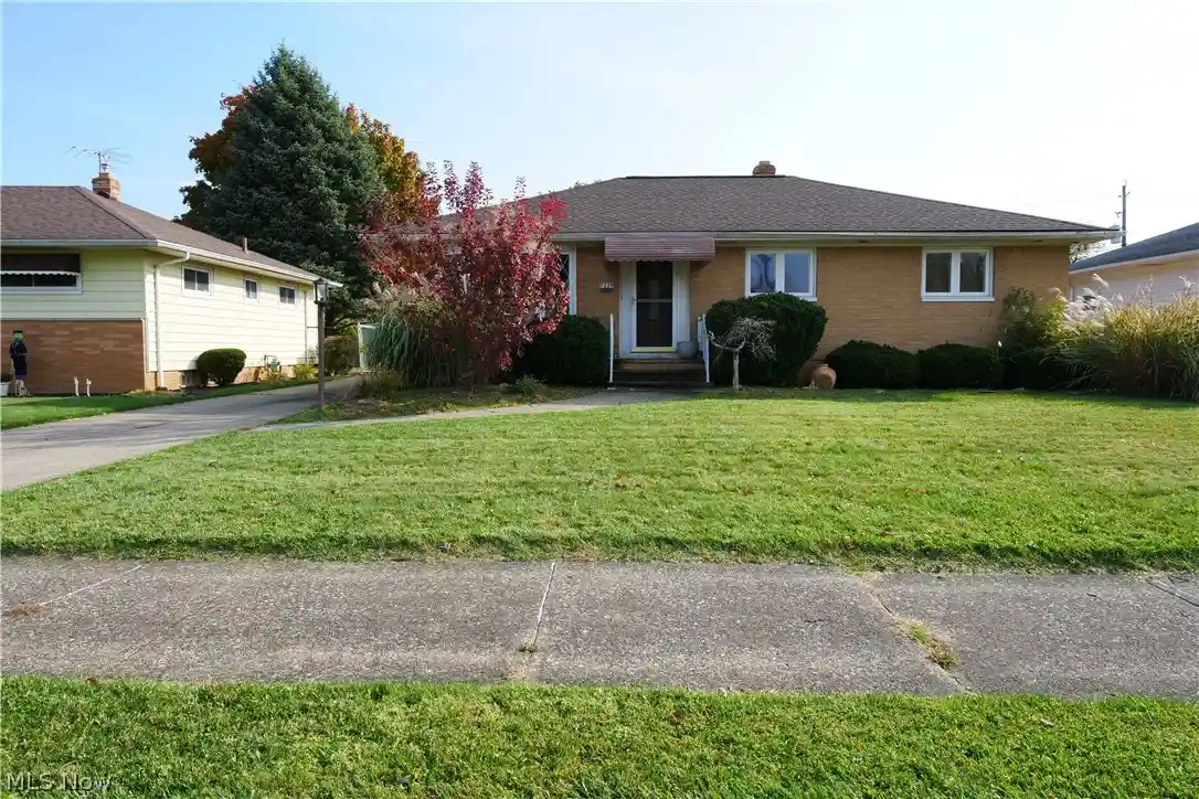 Photo 1 of Single family home for sale at 7239 Oakwood Rd, Cleveland, OH 44130 | MLS# 5256581 | Listing updated on 2026-10-29