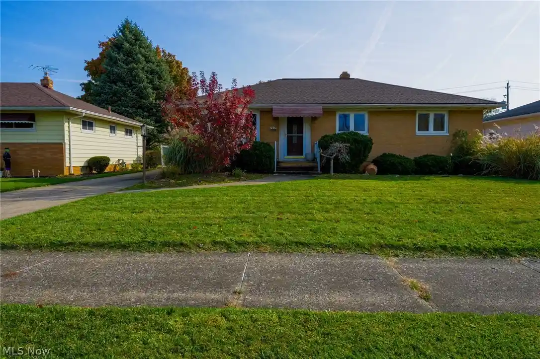 Single family home for sale at 7239 Oakwood Rd, Cleveland, OH 44130 | MLS# 5256581