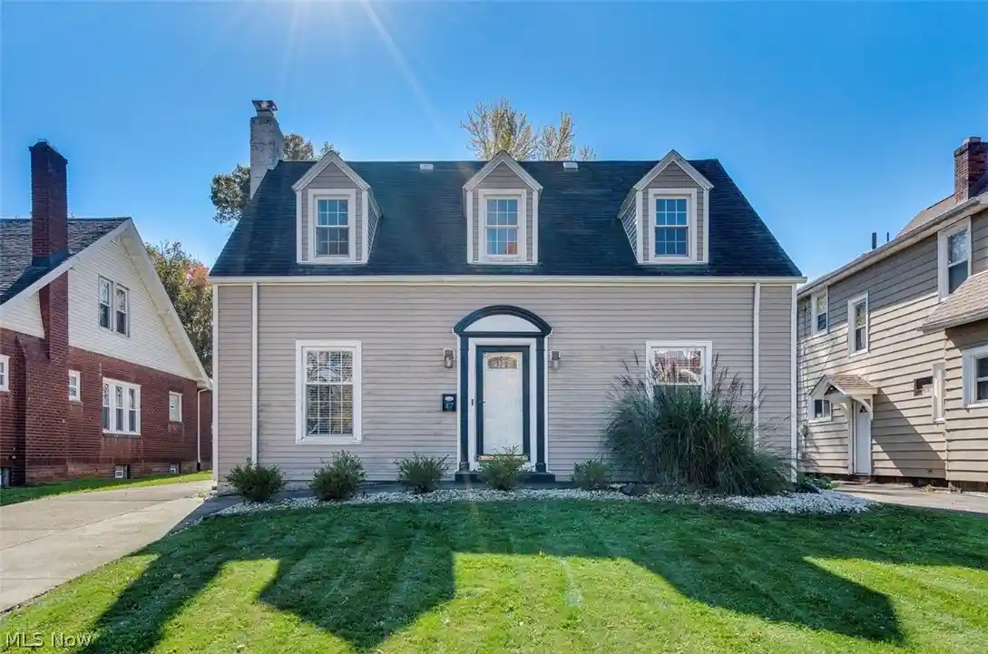 Single family home for sale at 47 Pinehurst Ave, Youngstown, OH 44512 | MLS# 5256616