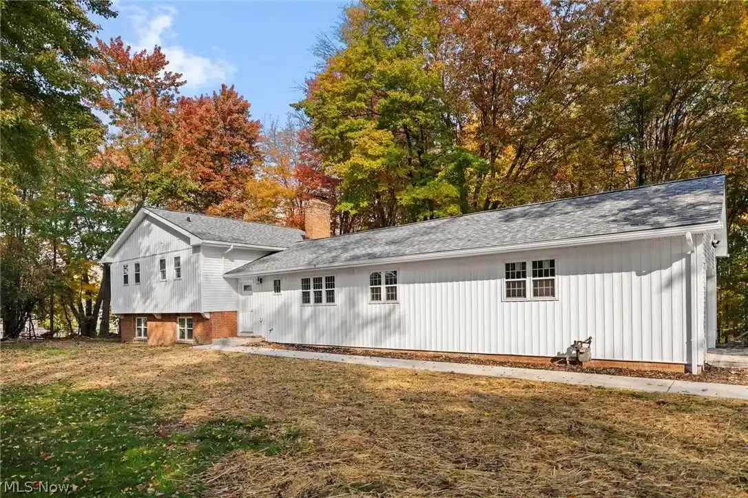 Single family home for sale at 2971 Lander Rd, Cleveland, OH 44124 | MLS# 5251470