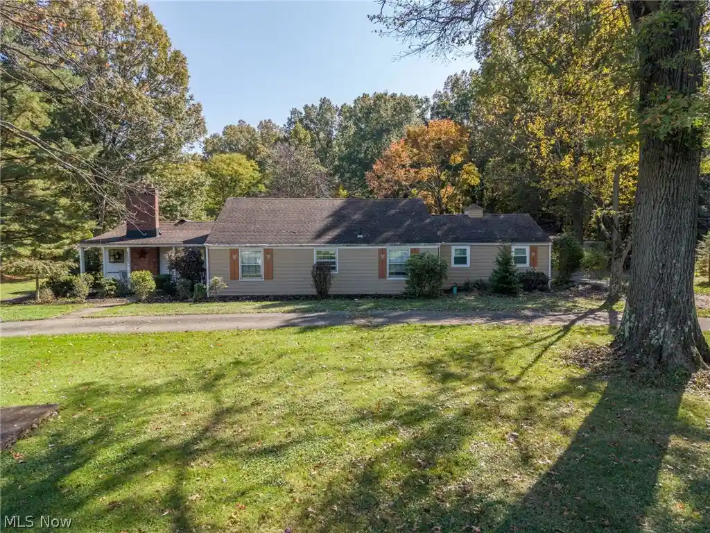 Single family home for sale at 8769 Usher Rd, Olmsted Twp, OH 44138 | MLS# 5256315