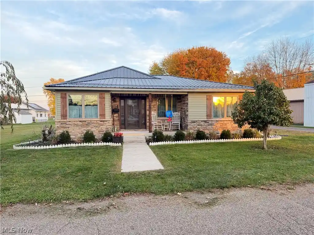 Single family home for sale at 429 Dewey Ave, Newcomerstown, OH 43832 | MLS# 5256598