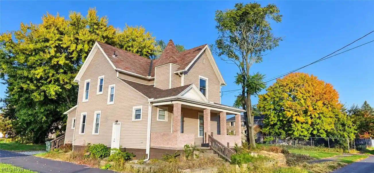 Single family home for sale at 1113 8th Street NE, Canton, OH 44704 | MLS# 5256694