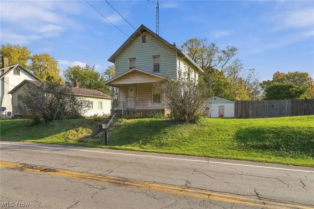Single family home for sale at 1812 Waynesburg Dr SE, Canton, OH 44707 | MLS# 5256723
