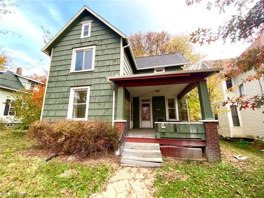 Photo 1 of Single family home for sale at 1929 Tuscarawas St E, Canton, OH 44707 | MLS# 5256704 | Listing updated on 2026-10-28