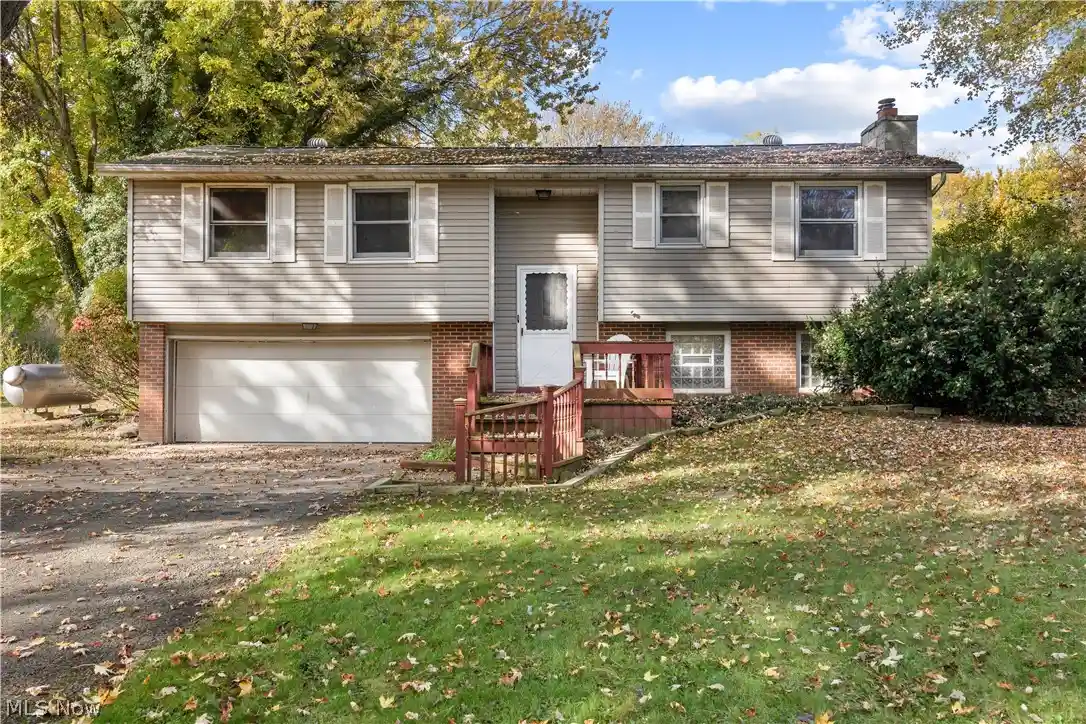 Single family home for sale at 8203 Cemetery Rd, Vermilion, OH 44089 | MLS# 5256751