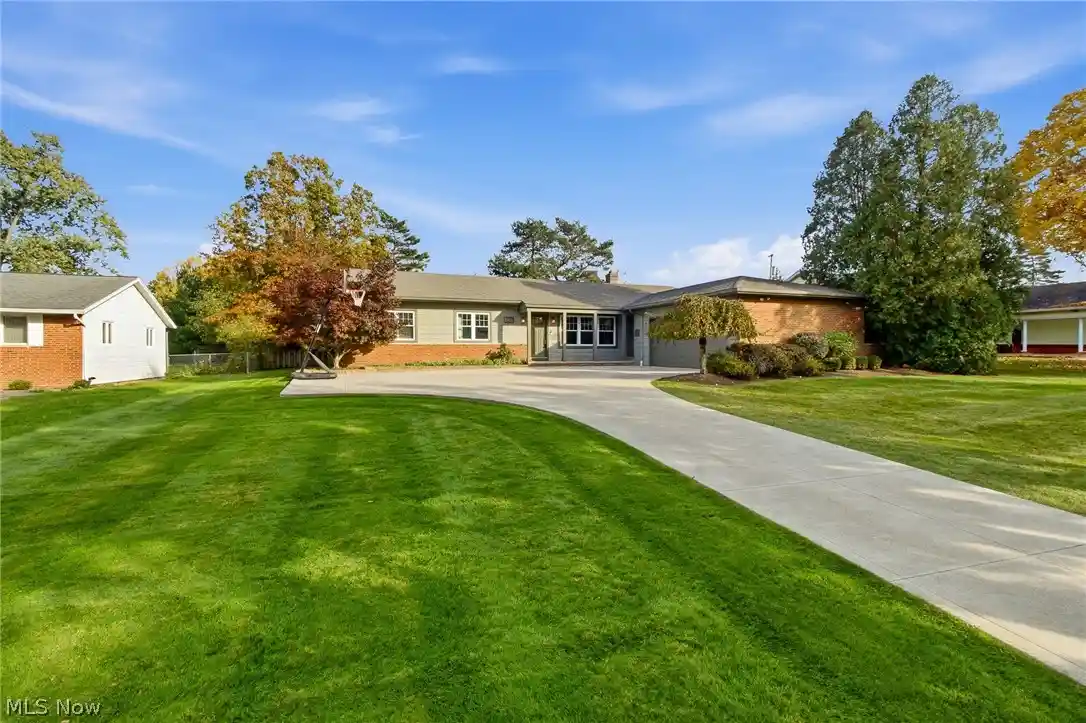 Photo 1 of Single family home for sale at 2615 Deptford Dr, Beachwood, OH 44122 | MLS# 5256379 | Listing updated on 2026-10-28