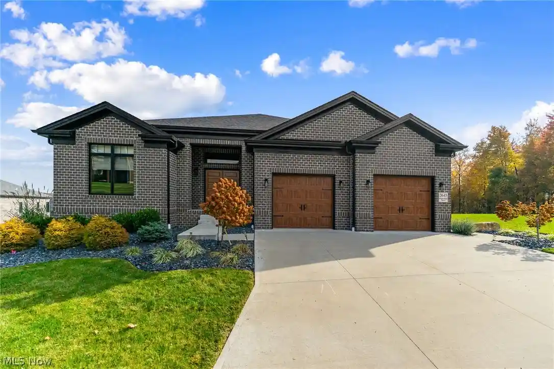 Single family home for sale at 2645 Waters Edge Dr, Columbiana, OH 44408 | MLS# 5256479