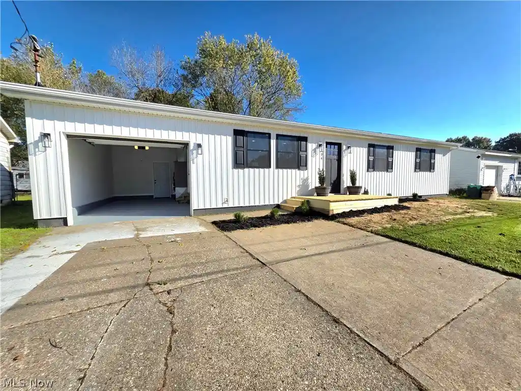 Photo 1 of Single family home for sale at 94 Elm St, Davisville, WV 26142 | MLS# 5256297 | Listing updated on 2026-10-29
