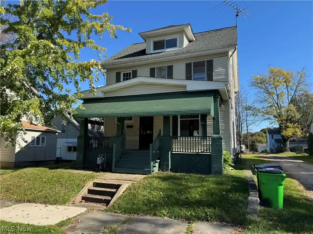 Single family home for sale at 118 S Mckinley Ave, Alliance, OH 44601 | MLS# 5256789