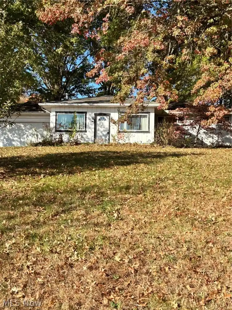 Photo 1 of Single family home for sale at 14154 Bellridge Ave Sw, Navarre, OH 44662 | MLS# 5256582 | Listing updated on 2026-10-28