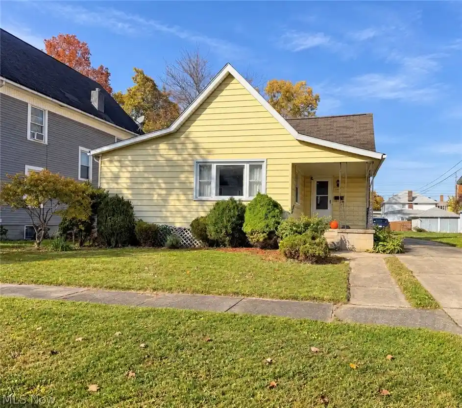 Photo 1 of Single family home for sale at 146 W Maryland Ave, Sebring, OH 44672 | MLS# 5256782 | Listing updated on 2026-10-28