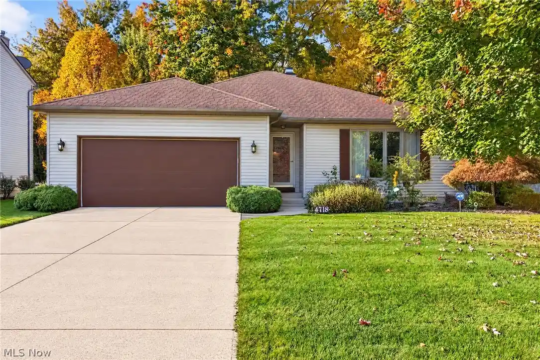 Single family home for sale at 4718 Queen Anne Ave, Lorain, OH 44052 | MLS# 5256444