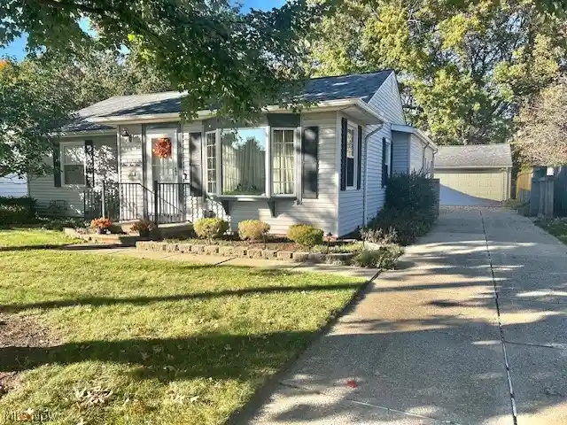 Single family home for sale at 11010 Fairlawn Dr, Cleveland, OH 44130 | MLS# 5252004