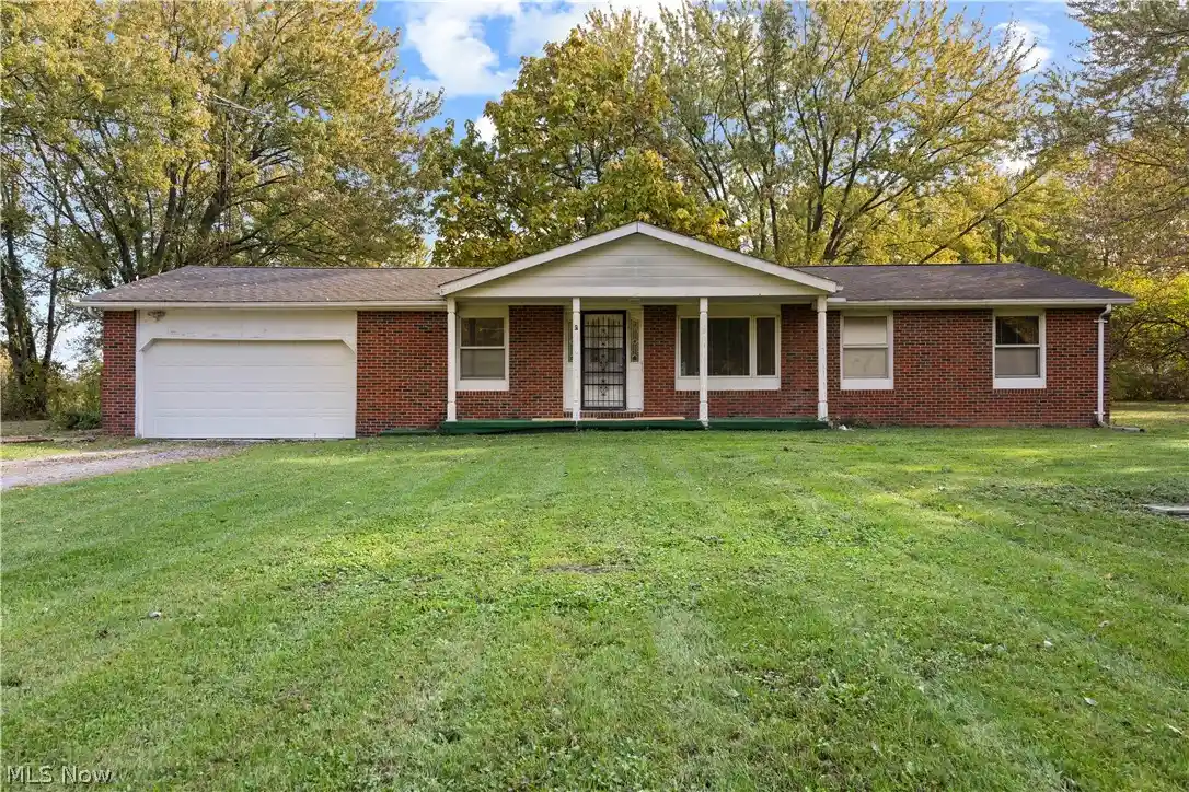 Single family home for sale at 7106 Risden Rd, Vermilion, OH 44089 | MLS# 5256491