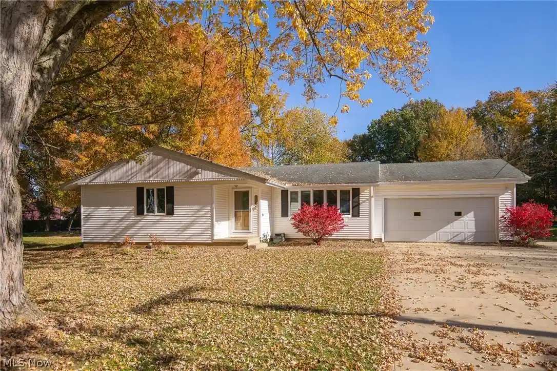 Single family home for sale at 7057 Glendale Rd, North Ridgeville, OH 44039 | MLS# 5254055