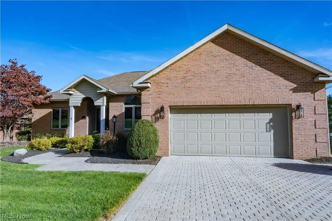 Photo 1 of Single family home for sale at 4 Greenmont Gdns, Vienna, WV 26105 | MLS# 5256772 | Listing updated on 2026-10-29