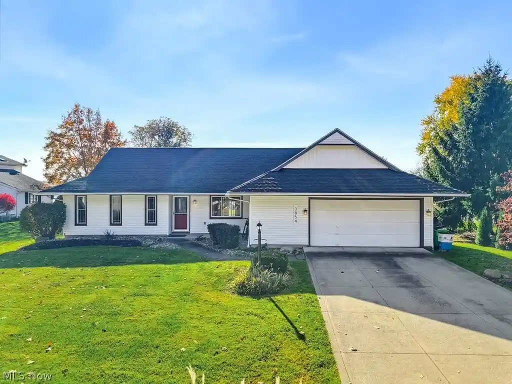 Photo 1 of Single family home for sale at 3854 Surfside Cir, Aurora, OH 44202 | MLS# 5256089 | Listing updated on 2026-10-29