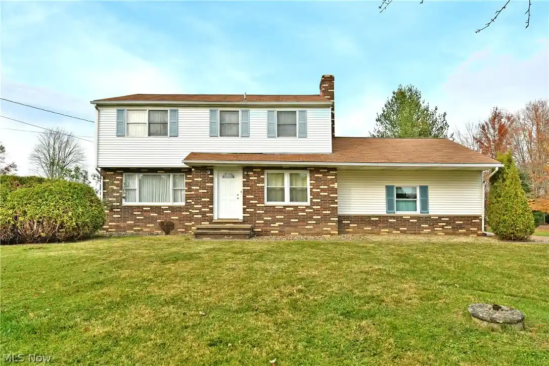 Single family home for sale at 1061 Wilson Sharpsville Rd, Cortland, OH 44410 | MLS# 5256567