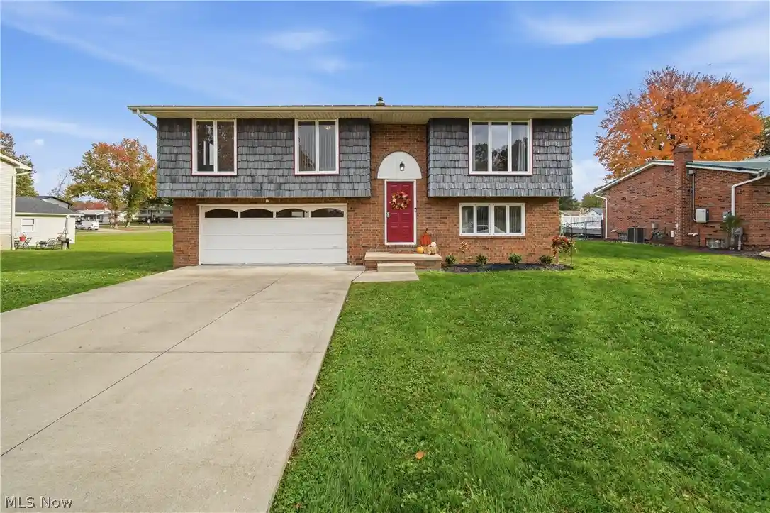 Single family home for sale at 3057 List St NW, Massillon, OH 44646 | MLS# 5253354
