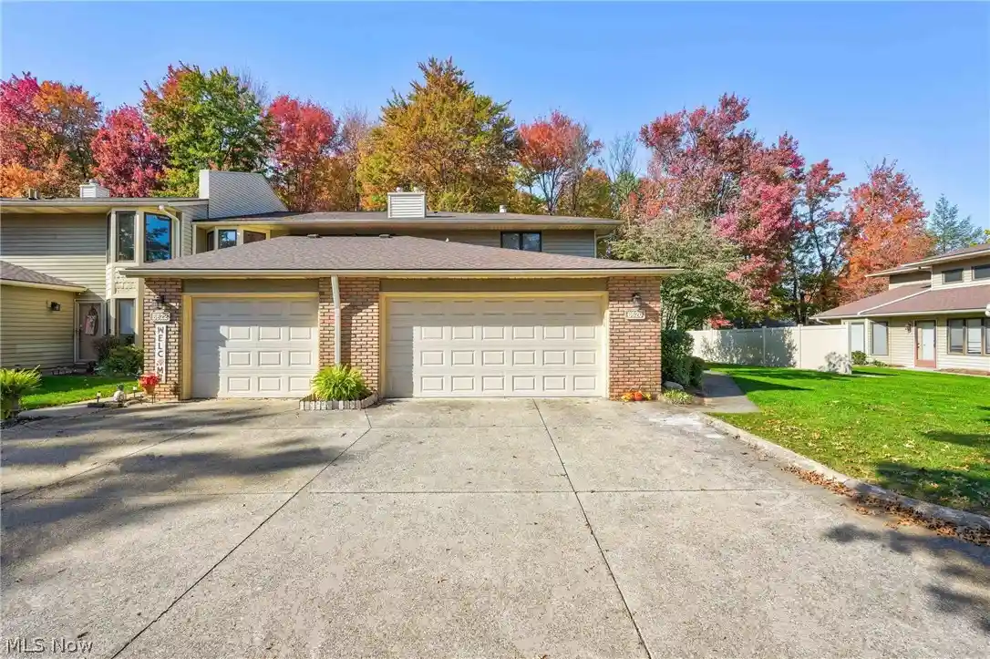 Photo 1 of Townhouse for sale at 6620 Ivy Ln, Cleveland, OH 44130 | MLS# 5256634 | Listing updated on 2026-10-29