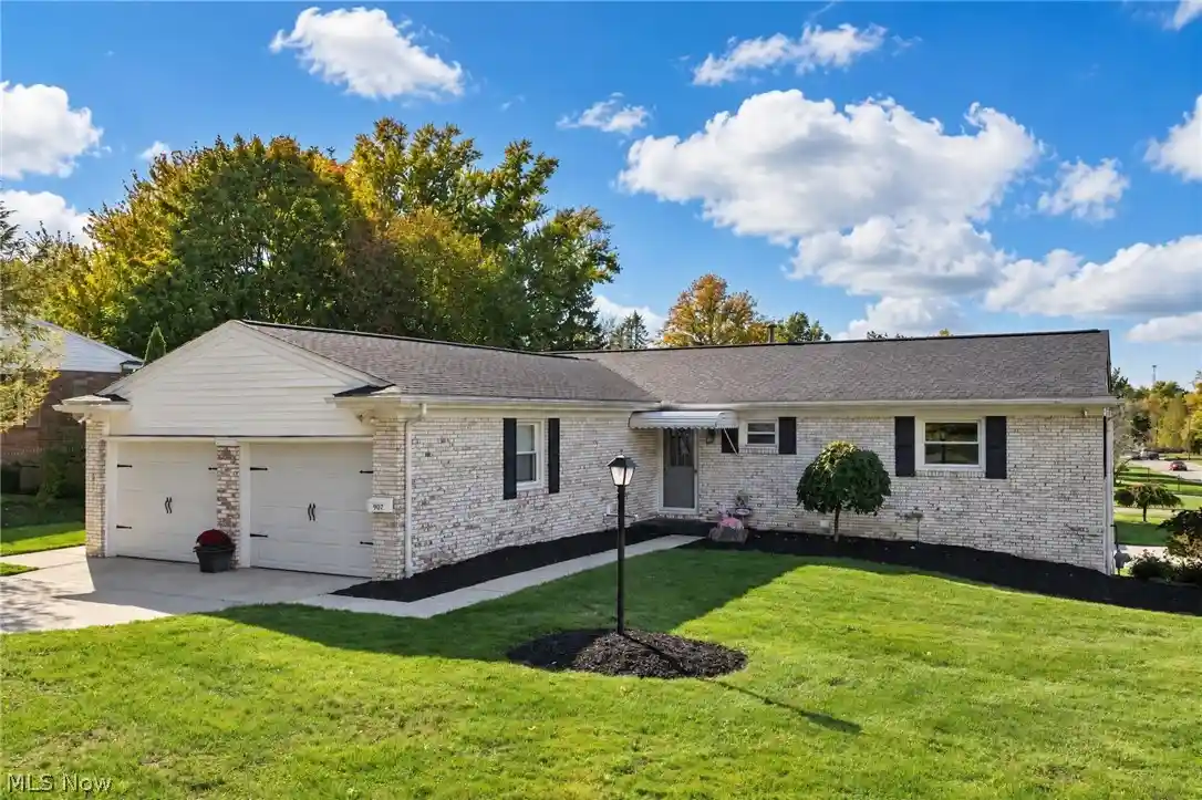 Photo 1 of Single family home for sale at 907 Lindy Ln Ave Sw, North Canton, OH 44720 | MLS# 5256261 | Listing updated on 2026-10-29