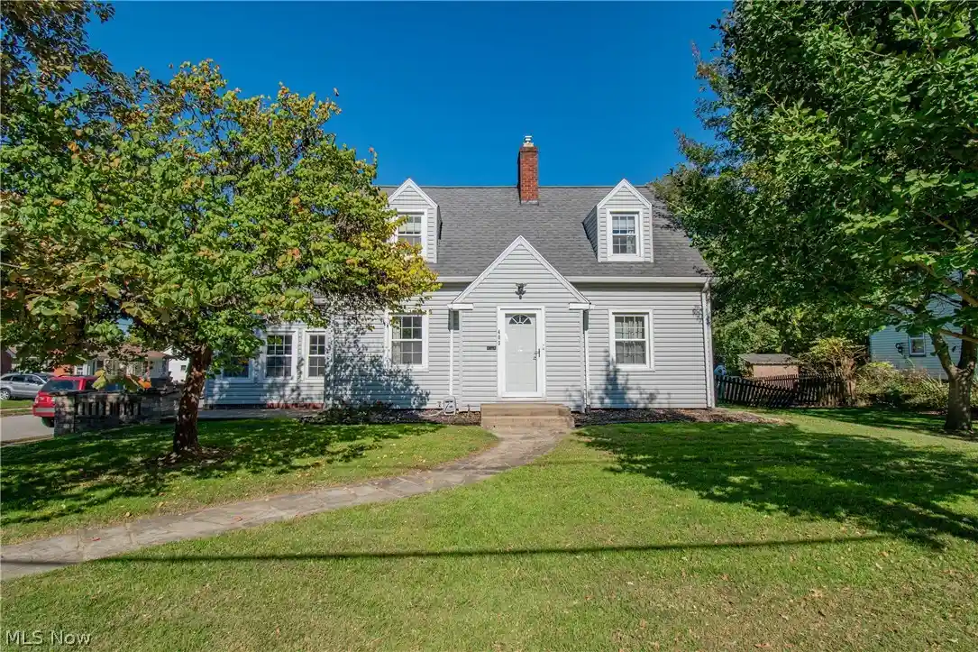 Photo 1 of Single family home for sale at 403 E Paradise St, Orrville, OH 44667 | MLS# 5253554 | Listing updated on 2026-10-29