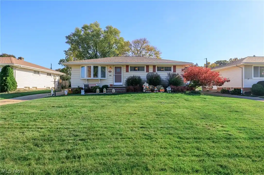 Photo 1 of Single family home for sale at 7307 Nobb Hl Dr, Cleveland, OH 44130 | MLS# 5256733 | Listing updated on 2026-10-29