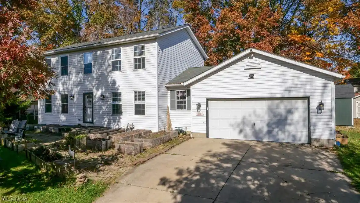 Single family home for sale at 8225 Clover Ln, Garrettsville, OH 44231 | MLS# 5257014